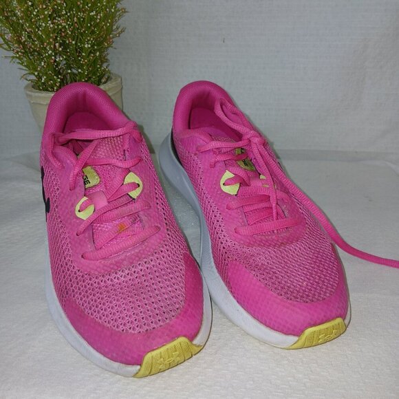 UNDER ARMOUR GGS SURGE 3 JUNIOR GIRLS RUNNING SHOE, SIZE 4.5, PINK - Picture 2 of 7